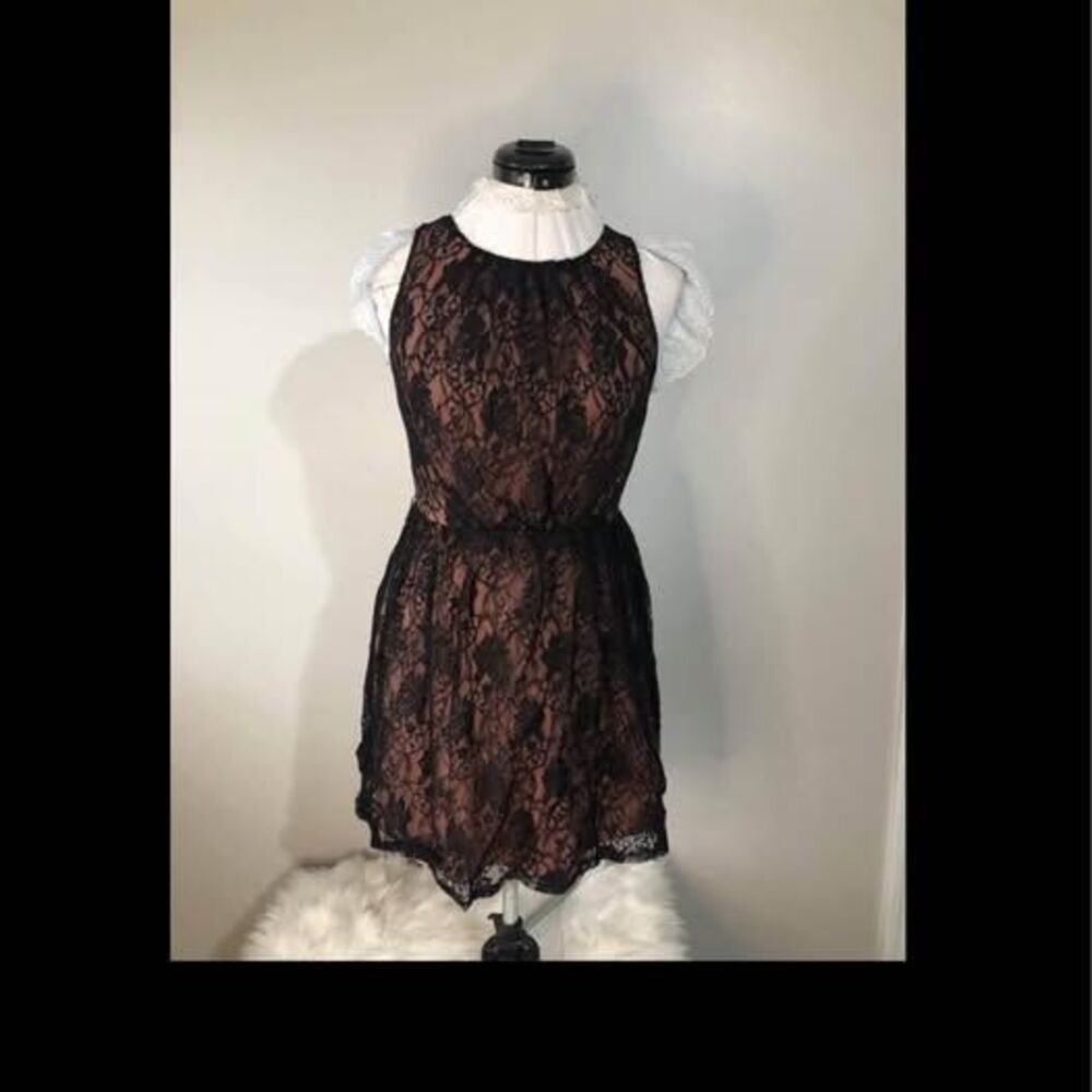 Small Forever 21 Sleeveless Black Lace Dress length=32” pit-pit=15” C5632